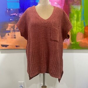 Short sleeve sweater